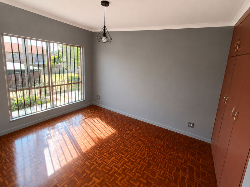 3 Bedroom Townhouse in Silverton - Photo 7