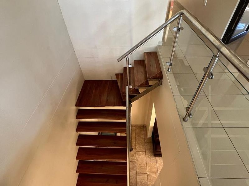 🏡 FOR RENT | DOUBLE-STOREY 8-BEDROOM HOME WITH FLAT  – Pioneers Park ✨ - Photo 4