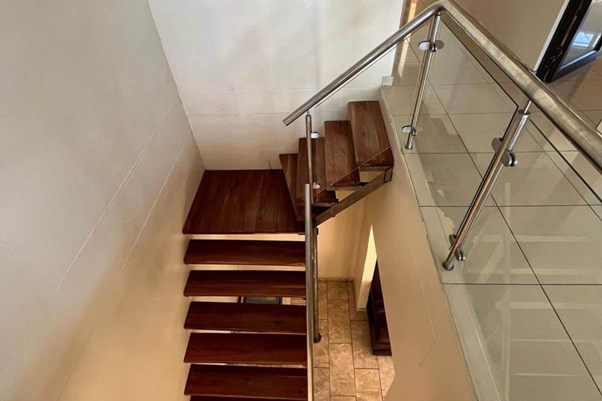 🏡 FOR RENT | DOUBLE-STOREY 8-BEDROOM HOME WITH FLAT  – Pioneers Park ✨ - Photo 4