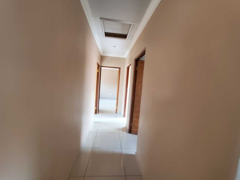 Embrace elegance and safety in Groblers Park! - Photo 5