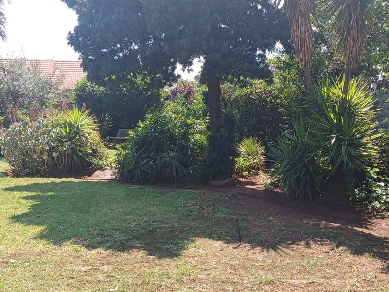 Property on a main road - Photo 9