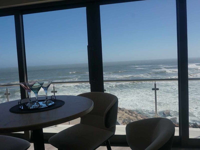 SOPHISTICATED LUXURY PENTHOUSE WITH UNINTERRUPTED OCEAN VIEWS - Photo 9