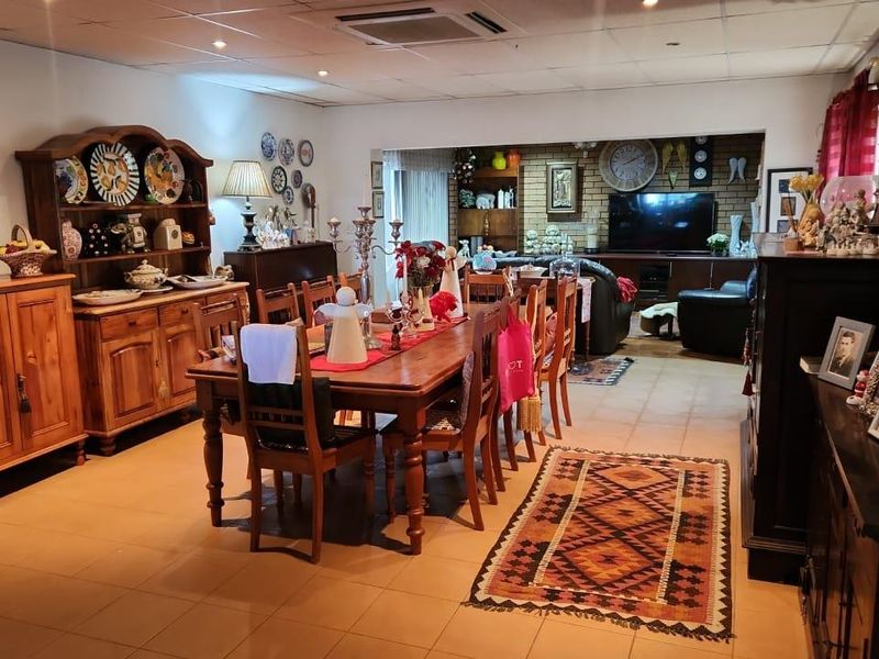 Spacious Double Storey Family Home  in De Tijger. - Photo 3