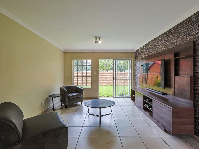 Charming 2BR Townhouse in Arabella Awaits You - Photo 9