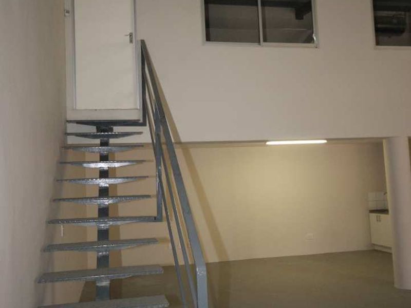 Warehouse in secure Complex - Photo 5