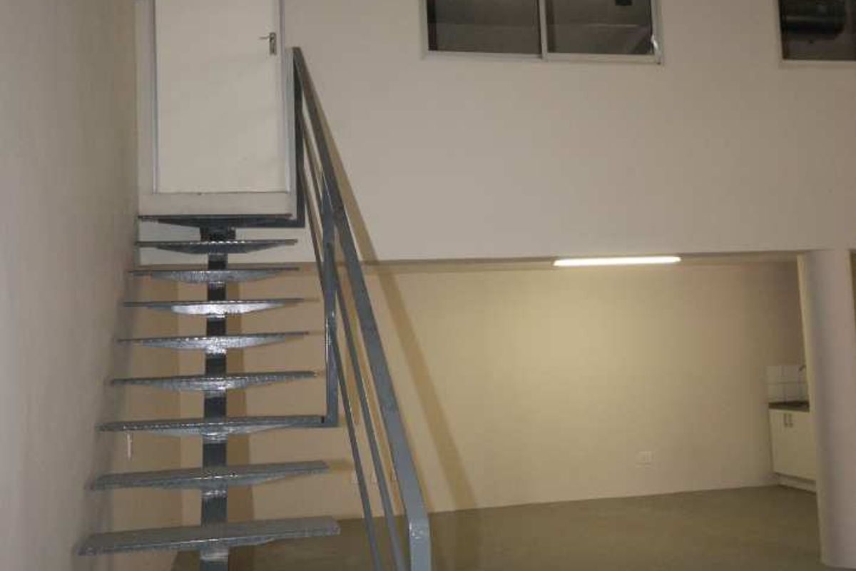 Warehouse in secure Complex - Photo 5