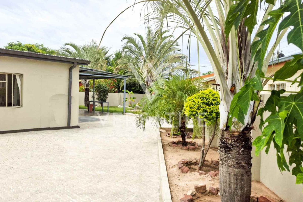 Modern Spacious Family Home with Expansive Garden for sale in Ongwediva. - Photo 2