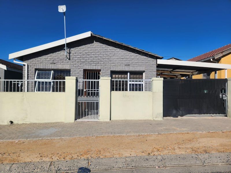 Charming 3-Bedroom Home with Additional Income Potential - Photo 2