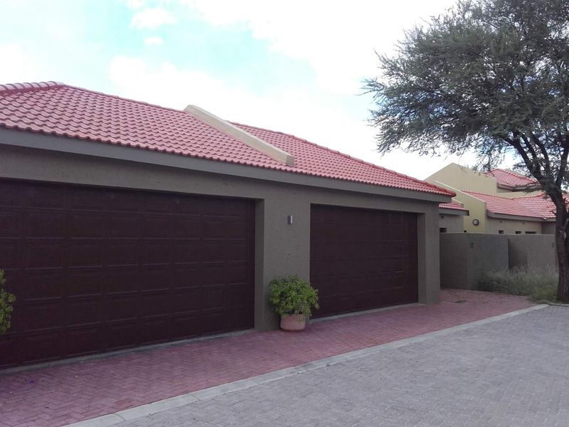 Riverthorn Townhouse For Sale - Photo 5