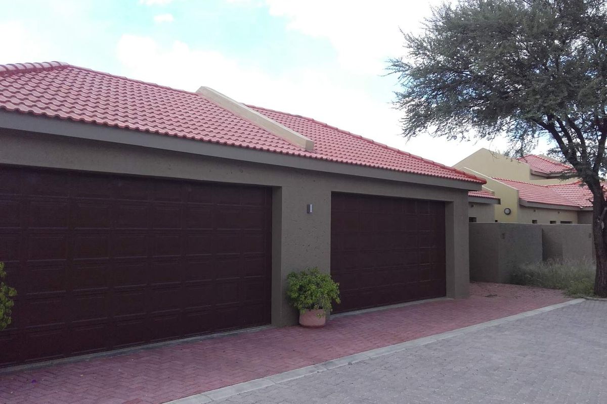 Riverthorn Townhouse For Sale - Photo 5