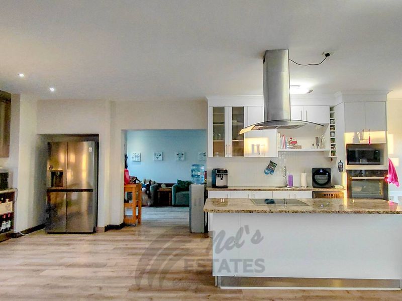 Impressive and Modern Home For Sale in Kramersdorf, Swakopmund - Photo 8