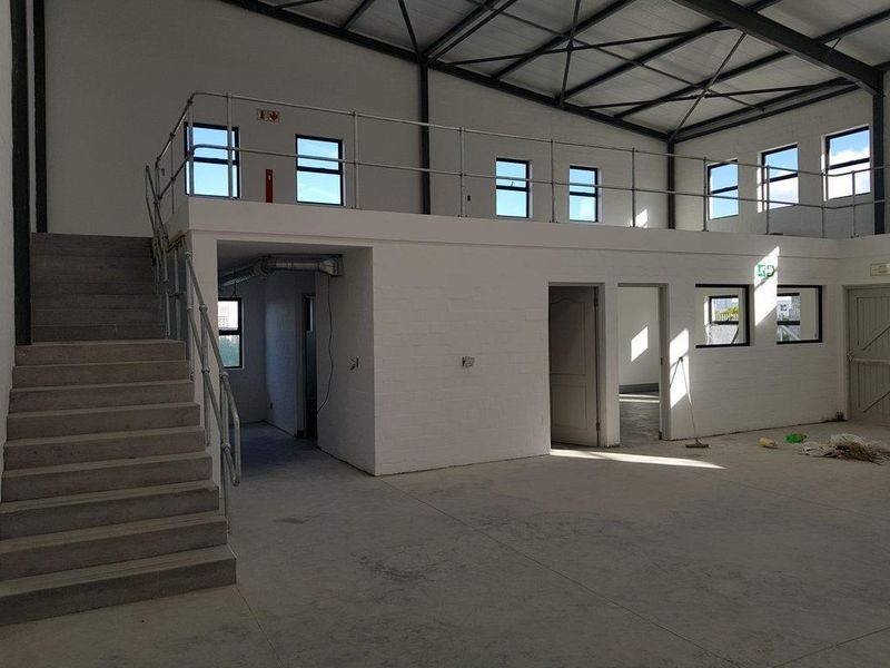Double Volume Warehouse in Excellent Condition - Photo 7
