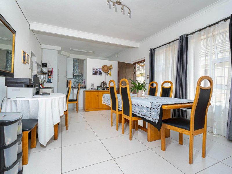 Dreaam Home in Rondebosch East - R3.25m - Photo 5