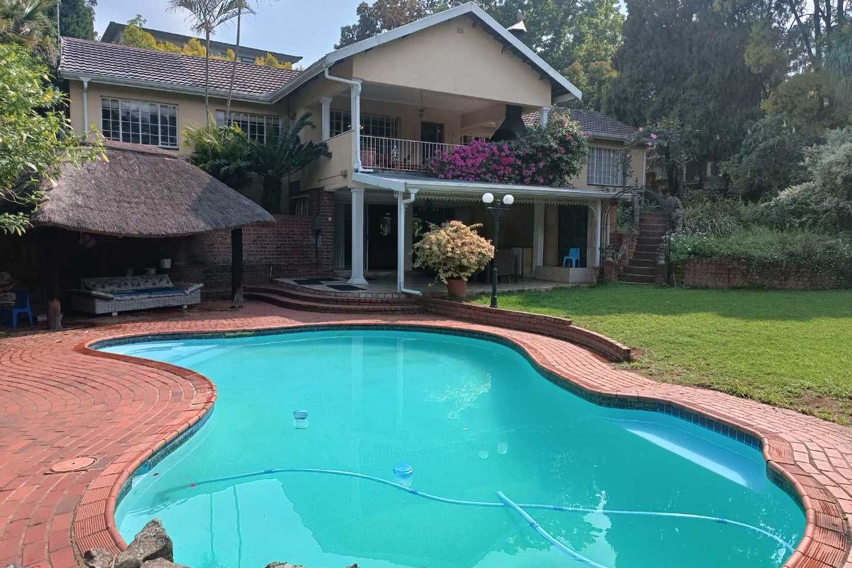 A ONE-OF-A-KIND SANCTUARY HOME IN SERENE MONTROSE - Photo 2