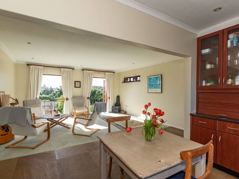 Spacious Lock ‘N Go 2 Bed Apartment In Sought After Complex - Photo 10