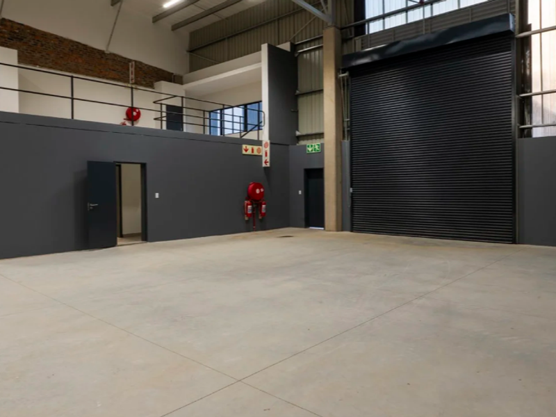 895m2 Samrand Warehouse To Let - Photo 9