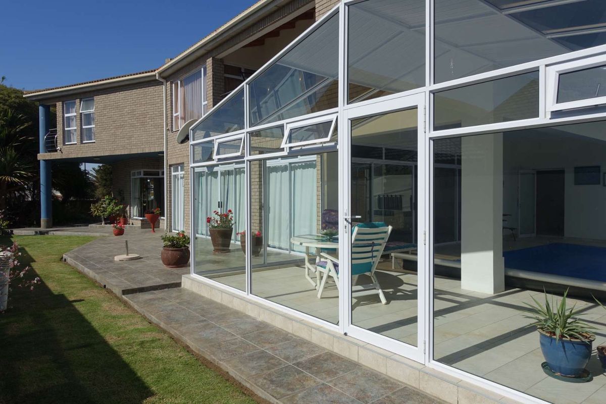 DOUBLE STOREY MENTION IN UPMARKET NEIGHBORHOOD CLOSE TO SEA - Photo 2