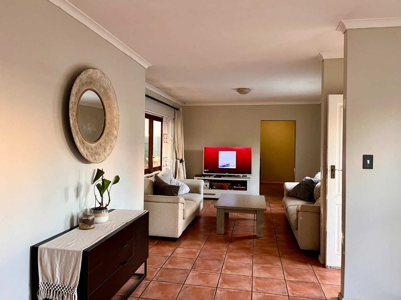 Fixer-Upper Gem in Quiet Cul-de-Sac, Next to Elkanah prep, Blouberg sands - Photo 3