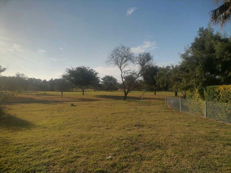 **Discover Your Dream Location at Thornbrook Golf Estate** - Photo 2