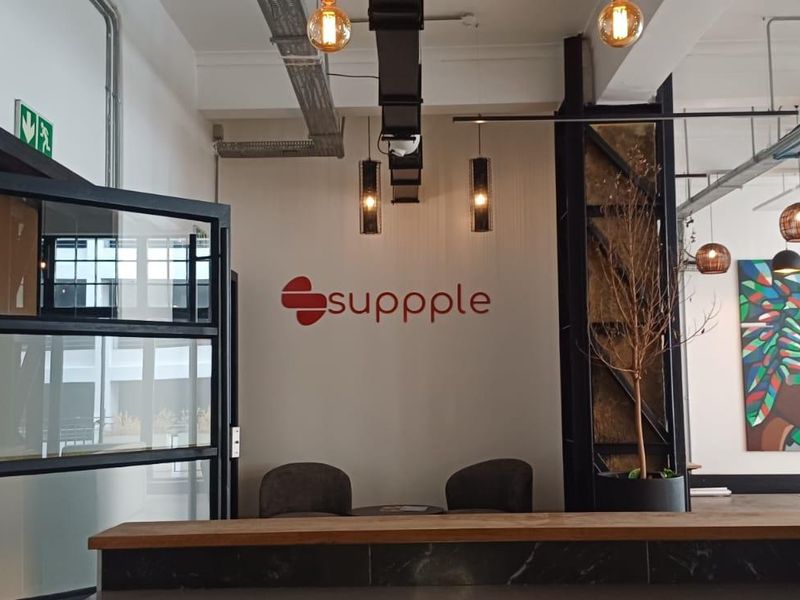 Office TO LET | First Floor Commercial Space - Photo 8