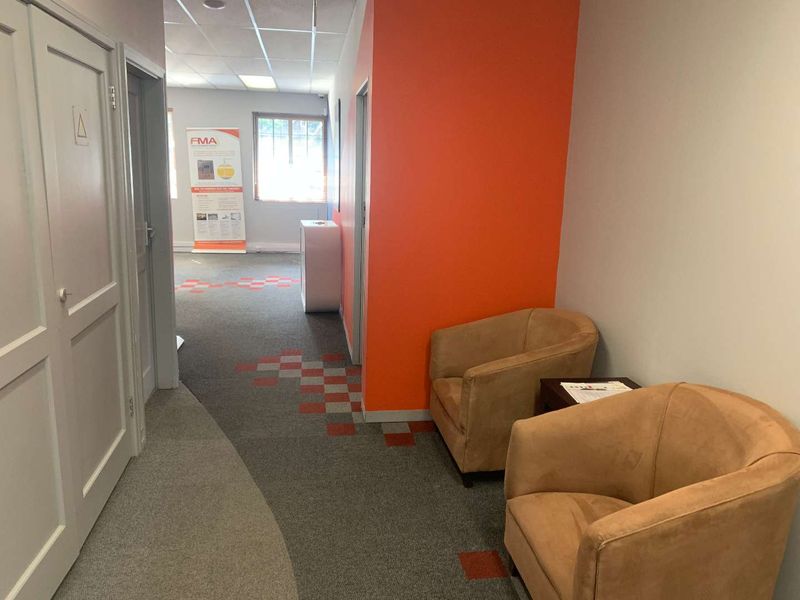 331m2 Office Space To Let | 43 Empire Road, Parktown - Photo 4