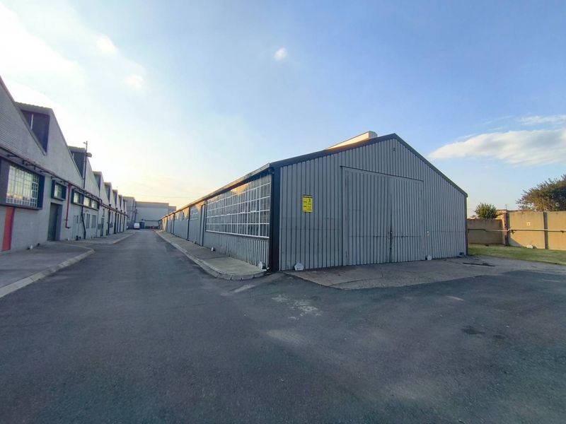 1,025m2 Warehouse To Let in Benoni - Photo 2