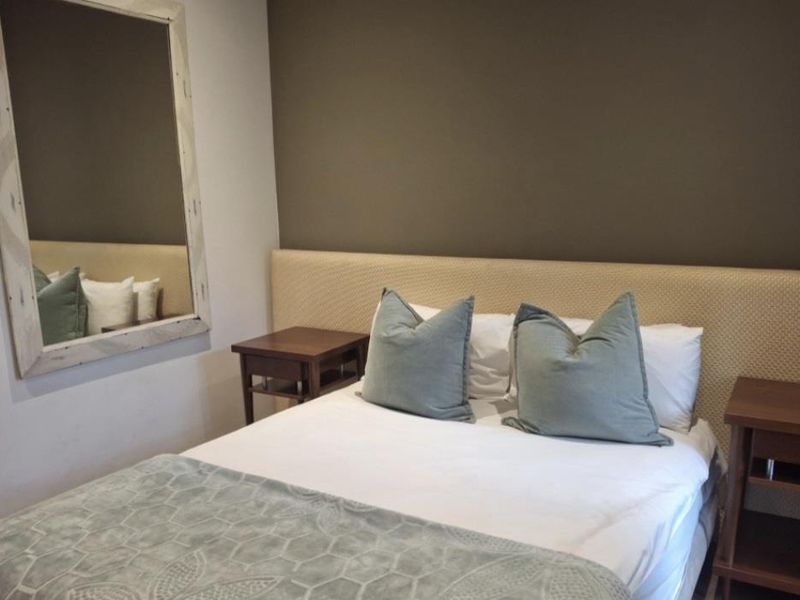 A BEAUTIFULLY FURNISHED TWO BEDROOM APARTMENT - Photo 8