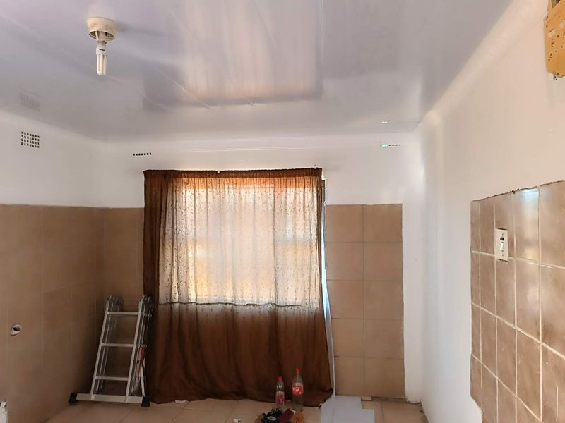 🏡 Renovated 2-Bedroom Home with Income-Generating 3-Bedroom Flatlet for Sale in Imbali Unit 2, Pietermaritzburg Dual Living, Rental Income & Exceptional Value - Photo 6