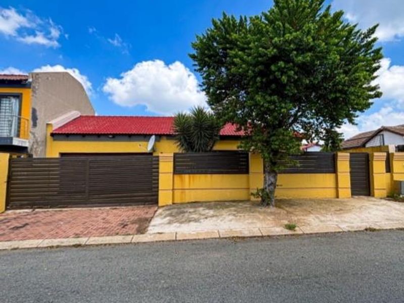 3 Bedroom House for Sale in Ormonde View - Photo 1
