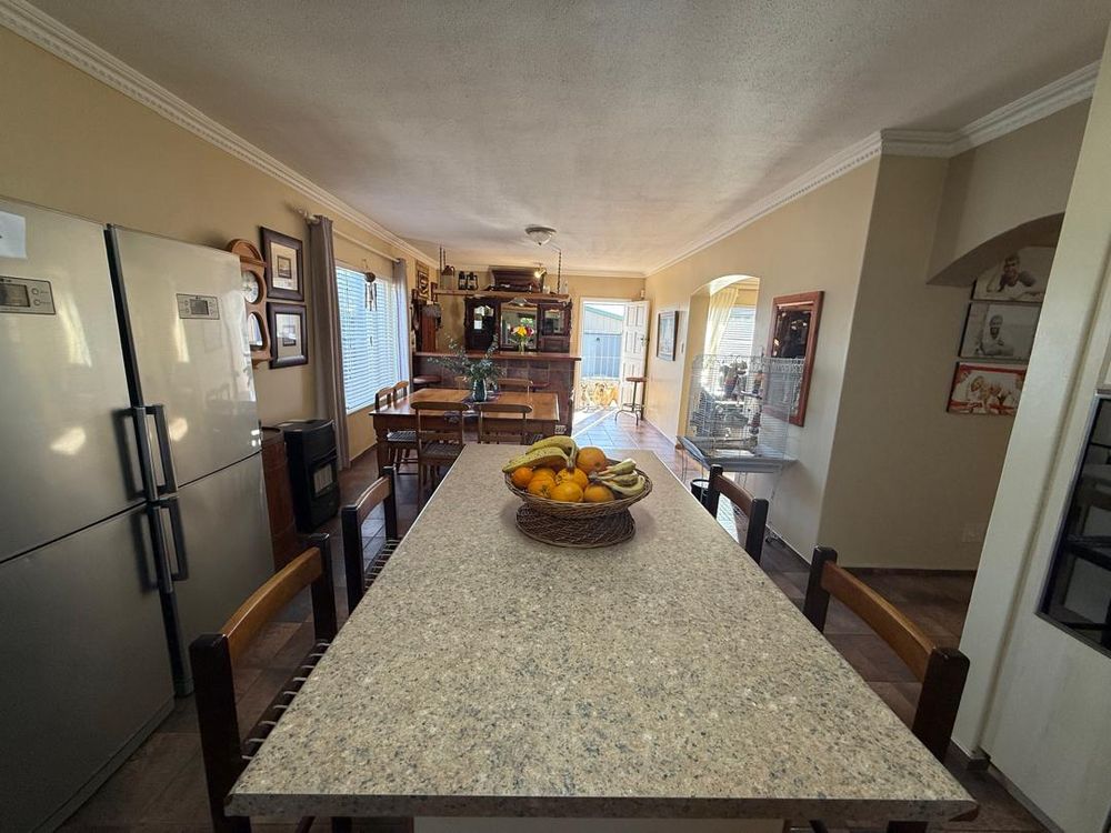 Open plan kitchen and dining area