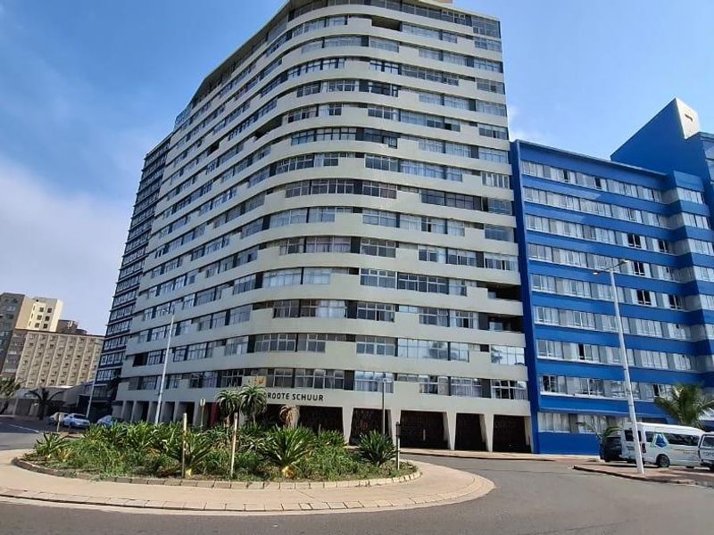 Perfect Investment: Bachelor Apartment Steps from the Waterfront - Photo 1