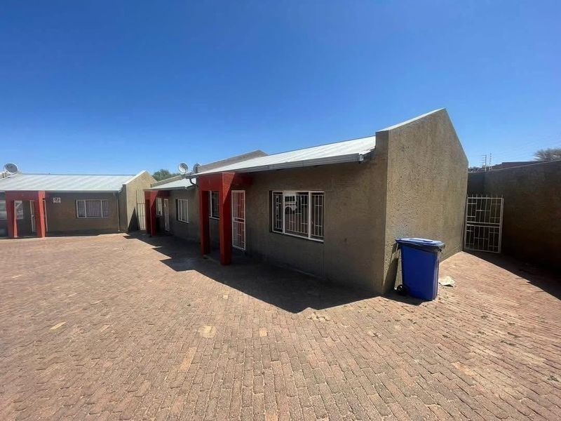 Townhouse for sale in Otjomuise Indlu court - Photo 8