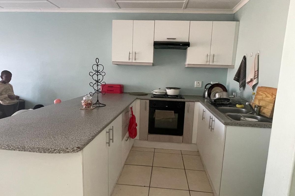 "Charming 2-Bedroom Home with Balcony BBQ - Only N$665,000!" - Photo 2