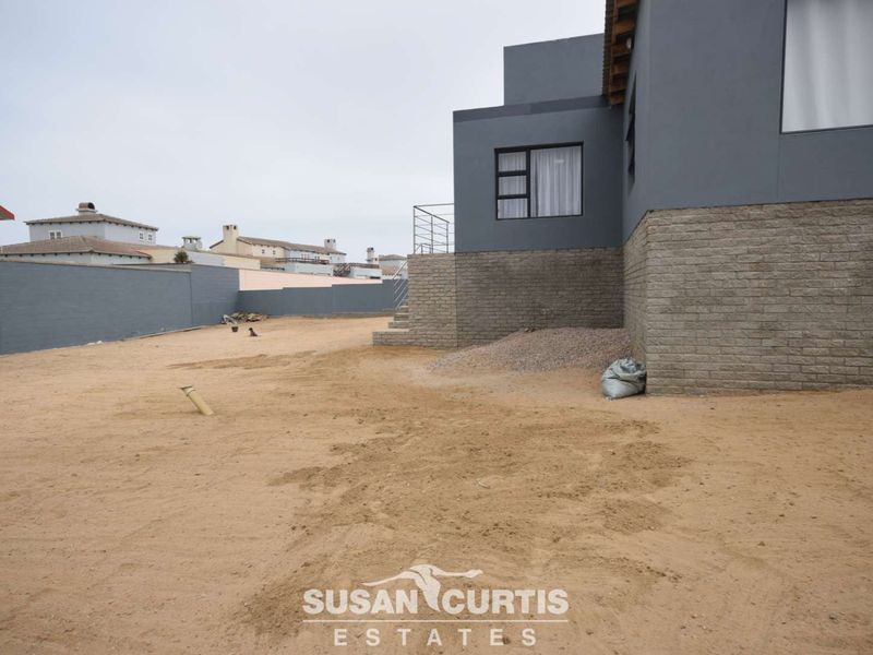 3 BEDROOM HOUSE IN OCEAN VIEW IS FOR SALE - Photo 5
