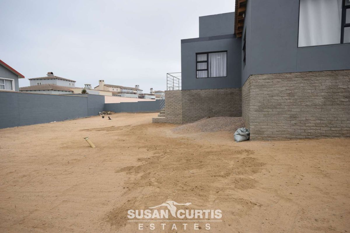 3 BEDROOM HOUSE IN OCEAN VIEW IS FOR SALE - Photo 5