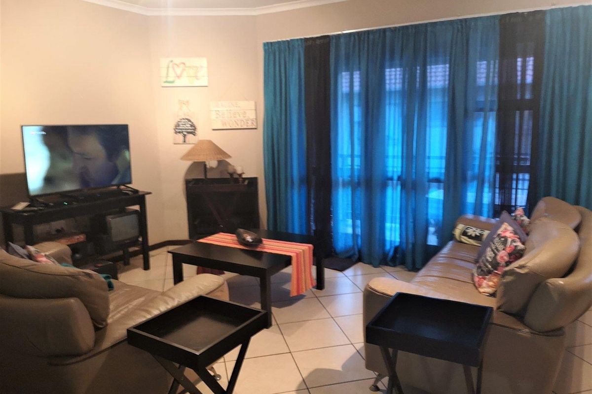 Lovely and Modern Two Bedroom Upstairs Unit Situated in Meyersdal - Photo 2