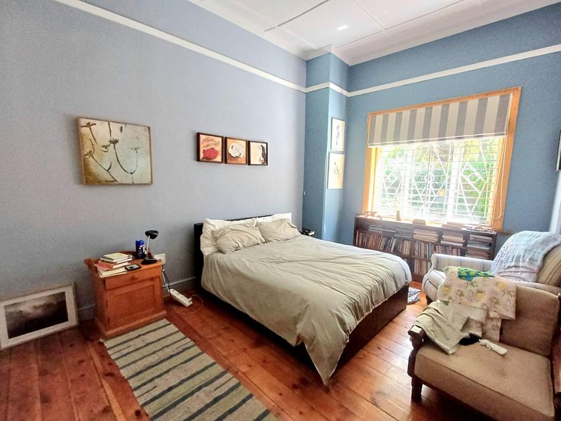 Charming 2 Bedroom Home with timeless features & modern touches - Photo 2
