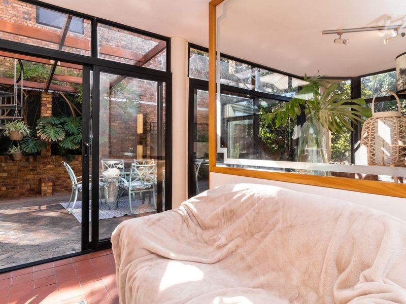 4-Bedroom Family Home in Sought-After School Neighbourhood - Photo 5