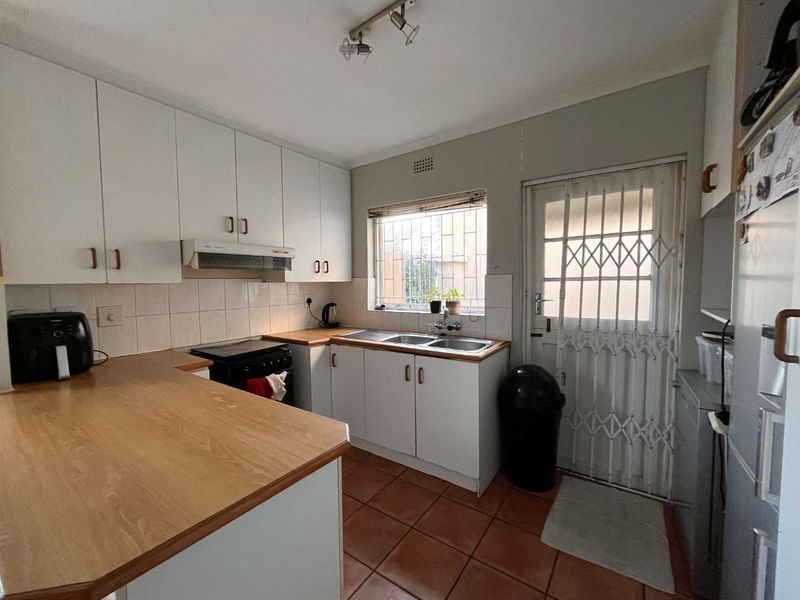 Fixer-Upper Gem in Quiet Cul-de-Sac, Next to Elkanah prep, Blouberg sands - Photo 8