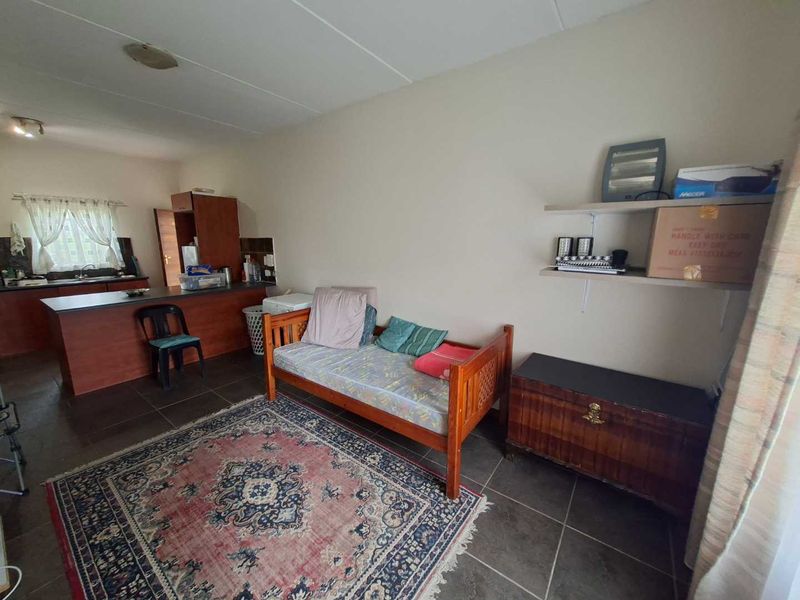 CHARMING 1 BEDROOM APARTMENT WITH MODERN TOUCHES - Photo 8