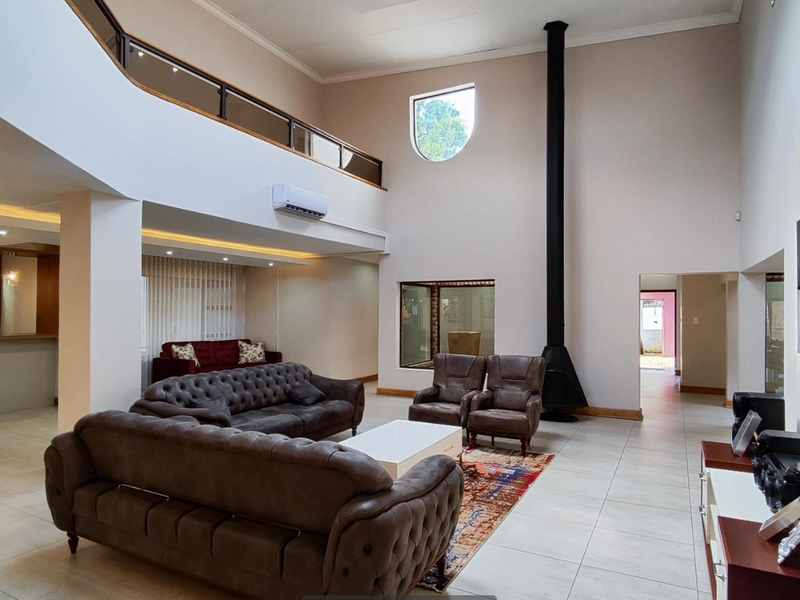 Breathtaking 5-bedroom house for Sale - Photo 3