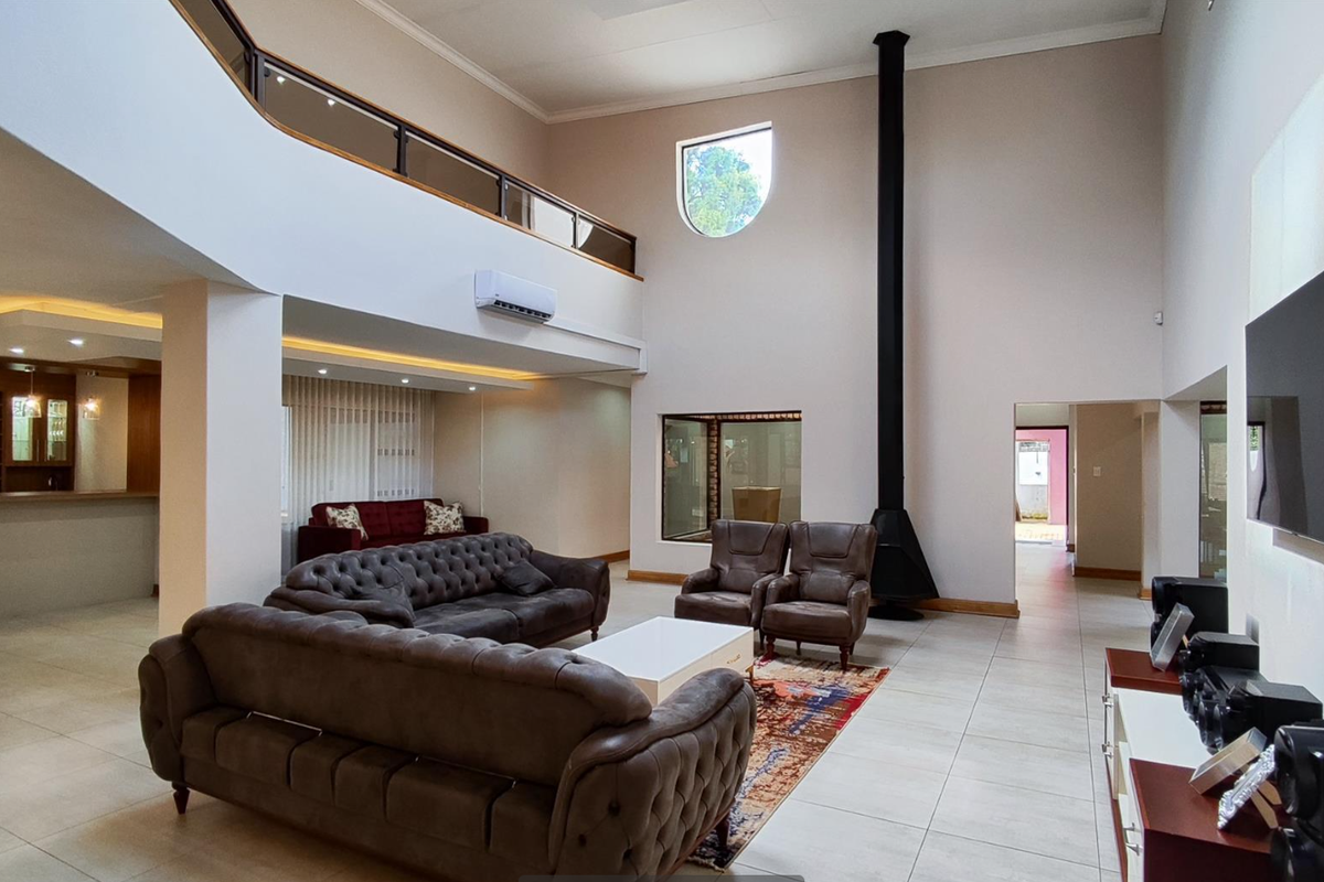 Breathtaking 5-bedroom house for Sale - Photo 3