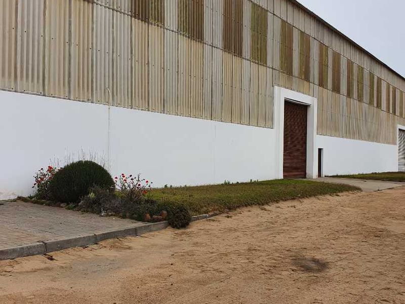 Industrial Warehouse with offices and ablution - Photo 2