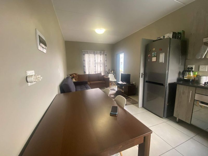 Make It Yours: Inviting 1-Bedroom with Secure Living - Photo 5