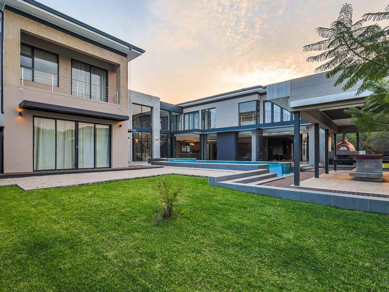 Modern Luxury Home for Sale - Photo 9