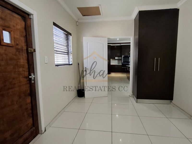 Stunning Double-Storey Family Home in Extension 15, Swakopmund - Photo 10