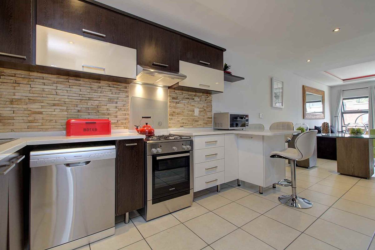 Unwind in Luxury: Modern Home with Private Patio & Garden! - Photo 4