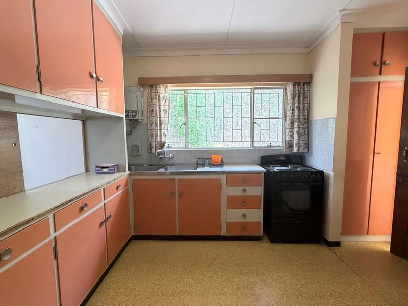 3 Bedroom House For Sale in Luxury Hill - Photo 5