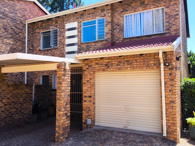 Pet-friendly Townhouse! - Photo 3