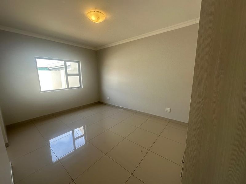 Family Home - Photo 7